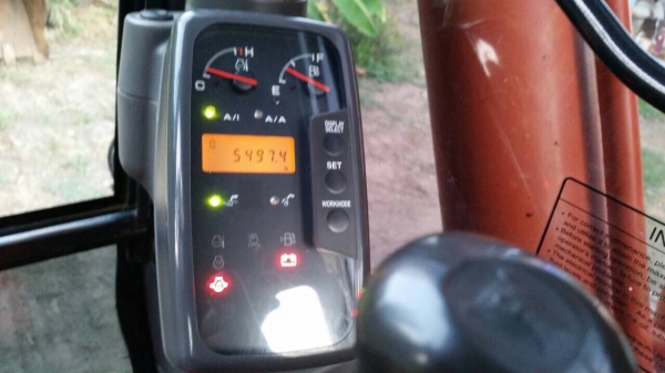 ขาย HITACHI รุ่น zx 200-1 สภาพสวย พร้อมใช้ เครื่องดี ปั้มดี เอวแน่น โซ่เต็ม ใช้งาน 5000 ชม.