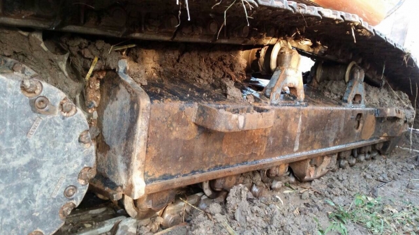 ขาย HITACHI รุ่น zx 200-1 สภาพสวย พร้อมใช้ เครื่องดี ปั้มดี เอวแน่น โซ่เต็ม ใช้งาน 5000 ชม.