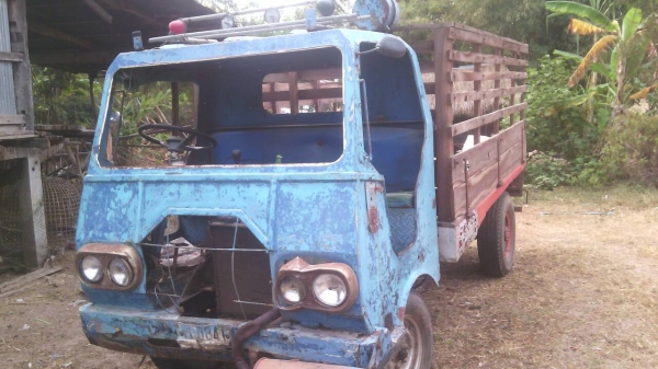 ขายถูกๆ อีแต๋น เครื่อง ISUZU  74 แรง ช่วงล่างเพลาลอย กระไม้ยังสวย