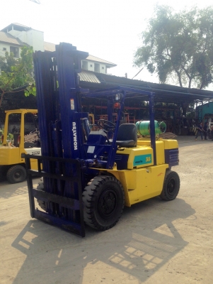 -:-*&bull;*ข า ย ร ถ ย ก นำ เ ข้ า*&bull;*-:-KOMATSU FG35-6 เบนซิล+แก๊ส เสา6เมตร สนใจติดต่อ 083-062-0223