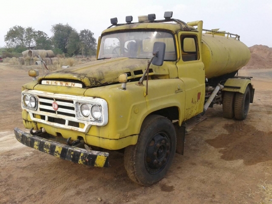 ขายด่วน6ล้อหน้ายาวรถน้ำNISSAN ตามสภาพราคาเบาๆโทร0843923995