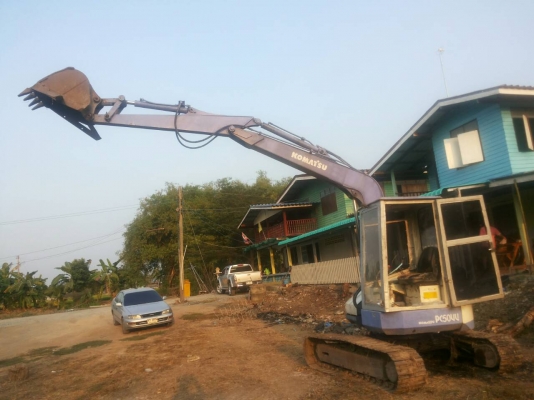 รถแบคโฮ KOMATSU ปี 50 ราคา 200,000 บ.รถอยู่อยุธยา