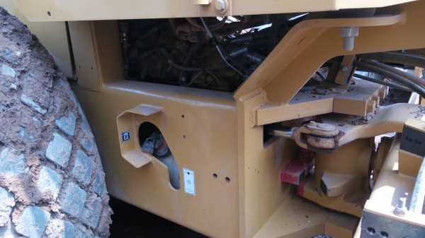 ขายด่วน 2คัน  เกรดเดอร์&amp;รถบดสั่นสะเทือน CATERPILLAR