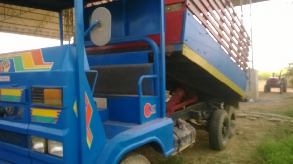 ขายรถอีแต๋นด้ำหัวโรงงานด่านสว่าราคา250000บาทมีเกียร์กลางเพลารอยกระบอกด้ำใหญ่มีล้อเสริมรับน้ำหน้ก รถอยู่วังบัว คลองขลุง กำแพงเพชรโทร0813655997อำพร พาเจริญราคานี้ยังต่อรองได้อีกนะครับ