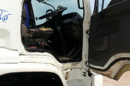 รถ 10 ล้อ หัวลาก ISUZU  รุ่น GXZ23KZ22  360  แรงม้า สามารถดูสภาพรถและทดลองขับได้ที่ศูนย์พักรถ truck2hand ที่จังหวัดสระบุรีและยังสามารถต่อรองราคาได้อีกครับ