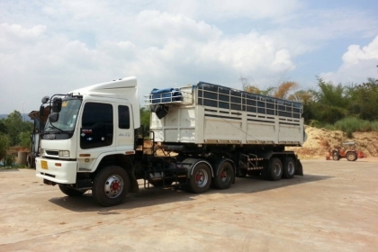 หางสามมิตรดั้ม  2เพลา  จดทะเบียนครั้งแรกปี 2540 สามารถแวะชมและทดลองหางดั๊มได้ที่ ศูนย์พักรถ truck2hand จังหวัดสระบุรีครับ