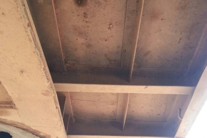 หางคอกสูง  3 เพลาแท้  จดทะเบียนเมื่อวันที่ 4 เมษายน 2537 ยาว 10.50 เมตร