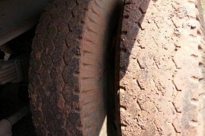 หางคอกสูง  3 เพลาแท้  จดทะเบียนเมื่อวันที่ 4 เมษายน 2537 ยาว 10.50 เมตร