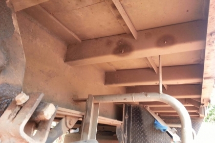 หางคอกสูง  3 เพลาแท้  จดทะเบียนเมื่อวันที่ 4 เมษายน 2537 ยาว 10.50 เมตร