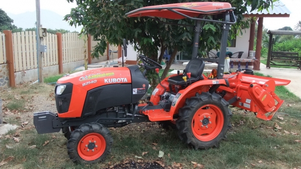 ขาย คูโบต้า รุ่น 21  40   ราคา 200000.-  ใช้งาน มา 38 ชม.  พร้อม โรตารี่