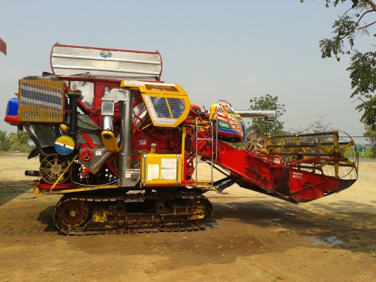 ขายรถเกี่ยวเกษตรพัฒนา รุ่นจ้าวช้างไวไฟ ปี55 ขายรถเกี่ยวเกษตรพัฒนา รุ่นจ้าวช้างไวไฟ ปี55