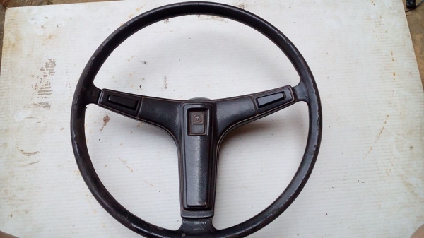 พวงมาลัยมาสด้าน้อย