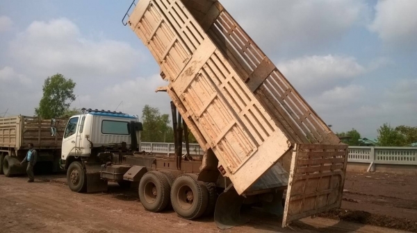 ขายไอ้หลง M6 ปี 46 MMTFN627PNC มีระบบลากพ่วง เครื่อง 6D16 โบอินเตอร์ 260 แรงม้า เกียร์ Easton คัสซีสวยจัด แอร์เย็น ยางเต็ม ทะเบียนเต็มพร้อมโอน ขายไอ้หลง M6 ปี 46 MMTFN627PNC มีระบบลากพ่วง เครื่อง 6D16 โบอินเตอร์ 260 แรงม้า เกียร์ Easton คัสซีสวยจัด แอร์เย็น ยางเต็ม ทะเบียนเต็มพร้อมโอน