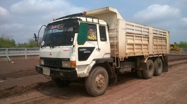 ขายไอ้หลงเทอร์โบ FN527M-TF ซีเรียล 7034 มีระบบลากพ่วง เครื่องเดิม 6D16 220 แรงม้า คัสซีสวยจัดตลอดเส้น เกียร์เสื้อลาย 10 สปีด แอร์เย็น ทะเบียนพร้อมโอนครับ