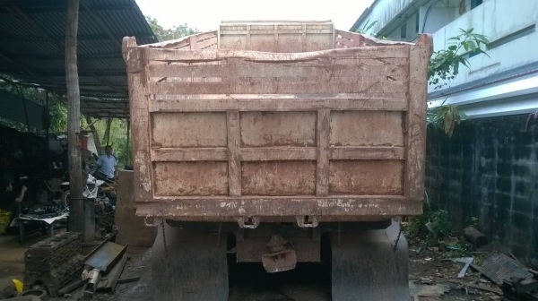 ขายไอ้หลงเทอร์โบ FN527M-TF ซีเรียลสูง 7252 มีระบบลากพ่วง เครื่องเดิม 6D16 220 แรงม้า คัสซีสวยจัดตลอดเส้น เกียร์เสื้อลาย 10 สปีด แอร์เย็น ทะเบียนพร้อมโอนครับ