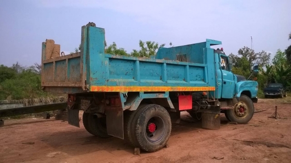 ขาย 6 ล้อหัวยาวดั้ม เครื่อง 6BD1 165 แรงม้า ปั้มลม เฟืองท้าย 210 คัสซีสวยตลอดเส้น เกียร์ร็อค เบรคทิฟฟี่  เพาวเวอร์ ทะเบียนพร้อมโอน