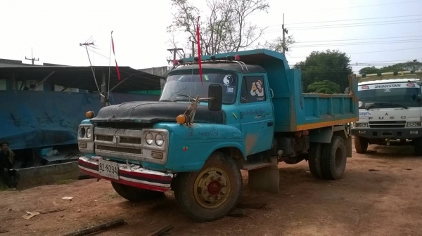 ขาย 6 ล้อหัวยาวดั้ม เครื่อง 6BD1 165 แรงม้า ปั้มลม เฟืองท้าย 210 คัสซีสวยตลอดเส้น เกียร์ร็อค เบรคทิฟฟี่  เพาวเวอร์ ทะเบียนพร้อมโอน