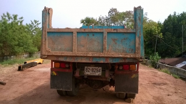 ขาย 6 ล้อหัวยาวดั้ม เครื่อง 6BD1 165 แรงม้า ปั้มลม เฟืองท้าย 210 คัสซีสวยตลอดเส้น เกียร์ร็อค เบรคทิฟฟี่  เพาวเวอร์ ทะเบียนพร้อมโอน