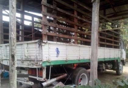 MITSUBISHI FUSO T620 - 175 HP 6BG1 หกล้อบรรทุก กระบะเหล็กคอกไม้ความยาว 5 เมตรสภาพดีพร้อมบรรทุกได้เลย เครื่องยนต์ 175 แรงลงเล่มครบแรงดีไม่มีเยิ้ม หัวเก๋งสวยๆลงเล่มครบภายในคอนโซลครบไม่มีผุ พวงมาลัยธรรมดา ช่วงล่างใหญ่ 6 น็อต ยาง 8.25 ขอบ 16 เอกสารทะเบียนภาษี