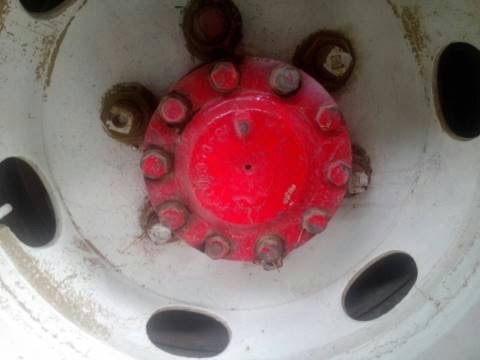 MITSUBISHI FUSO T620 - 175 HP 6BG1 หกล้อบรรทุก กระบะเหล็กคอกไม้ความยาว 5 เมตรสภาพดีพร้อมบรรทุกได้เลย เครื่องยนต์ 175 แรงลงเล่มครบแรงดีไม่มีเยิ้ม หัวเก๋งสวยๆลงเล่มครบภายในคอนโซลครบไม่มีผุ พวงมาลัยธรรมดา ช่วงล่างใหญ่ 6 น็อต ยาง 8.25 ขอบ 16 เอกสารทะเบียนภาษี