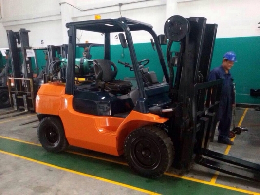 รถฟอร์คลิฟต์ Toyota 02-7FG35#A7FGK40-30348 รถยก 3.5 ตัน งา 1.32 ม. สนใจโทร. 080-6565422 (หนิง)