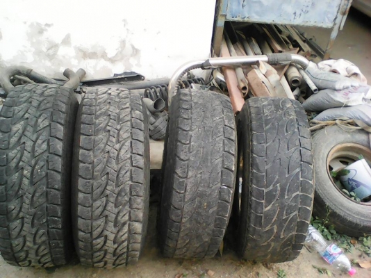 ขายล้อพร้อมยางล้อเป็นขี้เกลือทั้ง4วงยางปี10 2เส้นสวย อีก2เส้นไม่สวยปี09 ขาย 9900 call 0813122649 0914938461