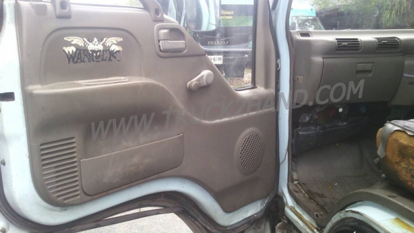 รถบรรทุก 6 ล้อ   ISUZU NKR    110 แรงม้า(มาดูสภาพรถและทดลองขับดูก่อน ส่วนเรื่องราคาต่อรองกันได้ครับ)