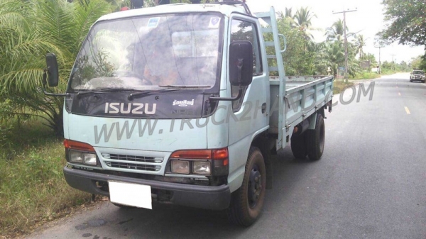 รถบรรทุก 6 ล้อ   ISUZU NKR    110 แรงม้า(มาดูสภาพรถและทดลองขับดูก่อน ส่วนเรื่องราคาต่อรองกันได้ครับ)