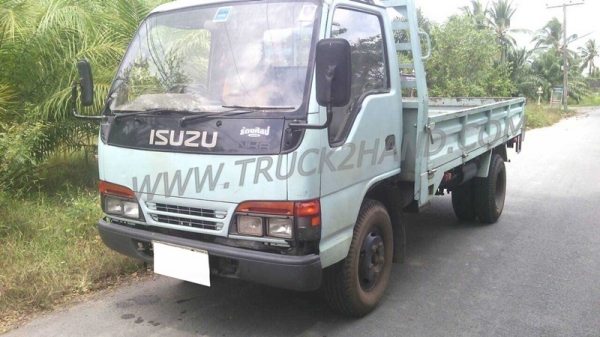 รถบรรทุก 6 ล้อ   ISUZU NKR    110 แรงม้า(มาดูสภาพรถและทดลองขับดูก่อน ส่วนเรื่องราคาต่อรองกันได้ครับ)