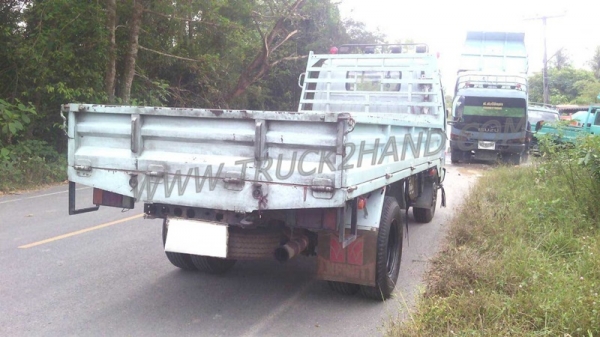รถบรรทุก 6 ล้อ   ISUZU NKR    110 แรงม้า(มาดูสภาพรถและทดลองขับดูก่อน ส่วนเรื่องราคาต่อรองกันได้ครับ)