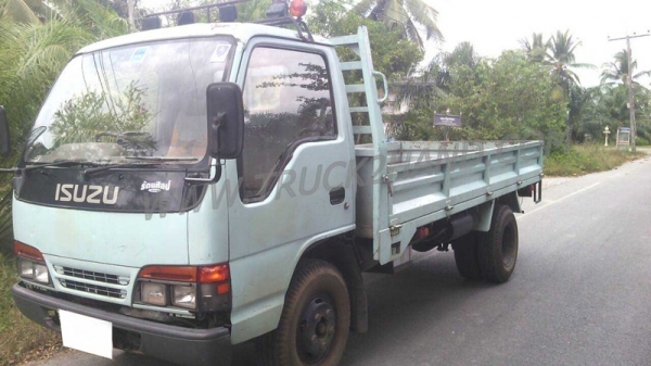 รถบรรทุก 6 ล้อ   ISUZU NKR    110 แรงม้า(มาดูสภาพรถและทดลองขับดูก่อน ส่วนเรื่องราคาต่อรองกันได้ครับ)