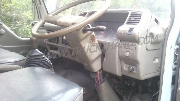 รถบรรทุก 6 ล้อ   ISUZU NKR    110 แรงม้า(มาดูสภาพรถและทดลองขับดูก่อน ส่วนเรื่องราคาต่อรองกันได้ครับ)