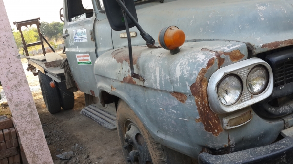 รถเทเลอร์ หน้ายาว