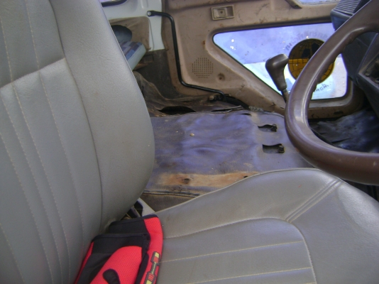 หางรถเกี่ยว     ราคา 550,000  บาท