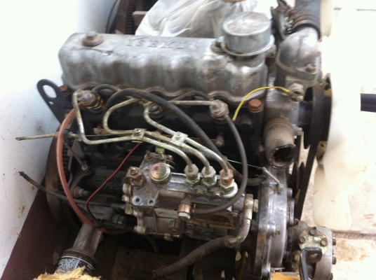 ขายเครื่องยนต์ISEKI 3สูบ30กับ32แรงเก่าญี่ปุ่น2ตัว