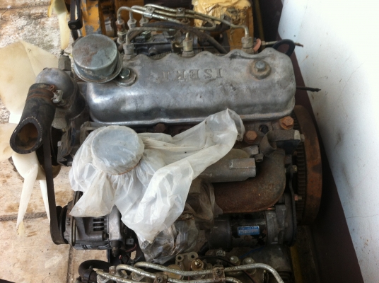 ขายเครื่องยนต์ISEKI 3สูบ30กับ32แรงเก่าญี่ปุ่น2ตัว