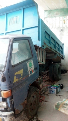 รถหกล้อดั้ม  NPR  110 ฝาดำ  เครื่องดี คันชีสวย เอกสารพร้อมโอน