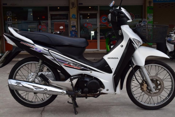 ฮอนด้า เวฟ 125s ไฟเลี้ยวข้าง สีขาว-ดำ ปี 50 สภาพสวย เดิม ๆ ฮอนด้า เวฟ 125s ไฟเลี้ยวข้าง สีขาว-ดำ ปี 50 สภาพสวย เดิม ๆ