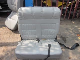 เบาะรถตู้