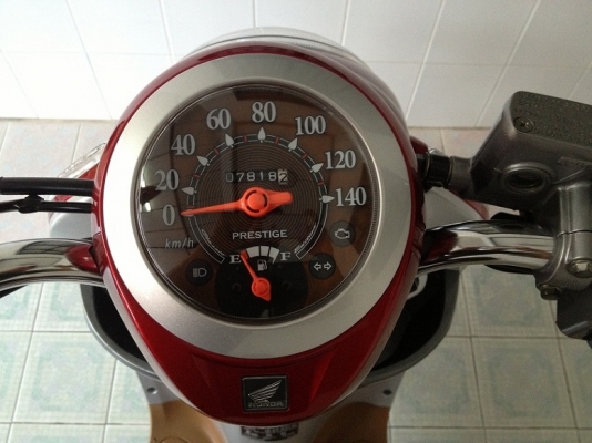 Scoopy-i ลายClassic โฉมปัจจุบัน วิ่ง7000 ปลายปี56 (ของแถม 4 รายการ) Scoopy-i ลายClassic โฉมปัจจุบัน วิ่ง7000 ปลายปี56 (ของแถม 4 รายการ)