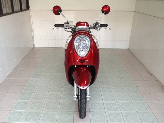 Scoopy-i ลายClassic โฉมปัจจุบัน วิ่ง7000 ปลายปี56 (ของแถม 4 รายการ) Scoopy-i ลายClassic โฉมปัจจุบัน วิ่ง7000 ปลายปี56 (ของแถม 4 รายการ)