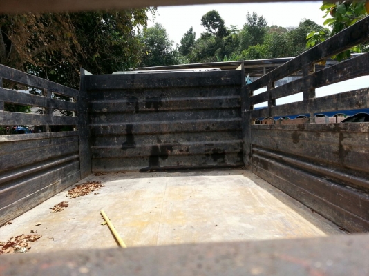 รถฮีโน่ 6 ล้อดั้ม  175 แรงม้า ปี 53  ( รถวิ่ง 9x,xxx กม. )   สนใจติดต่อ  081 - 6079515