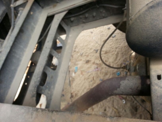 รถฮีโน่ 6 ล้อดั้ม  175 แรงม้า ปี 53  ( รถวิ่ง 9x,xxx กม. )   สนใจติดต่อ  081 - 6079515