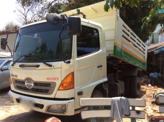 รถฮีโน่ 6 ล้อดั้ม  175 แรงม้า ปี 53  ( รถวิ่ง 9x,xxx กม. )   สนใจติดต่อ  081 - 6079515