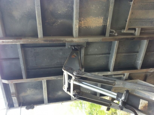 รถฮีโน่ 6 ล้อดั้ม  175 แรงม้า ปี 53  ( รถวิ่ง 9x,xxx กม. )   สนใจติดต่อ  081 - 6079515