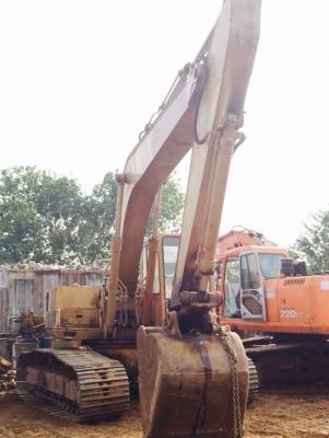ขายด่วน komatsu pc 200-3
