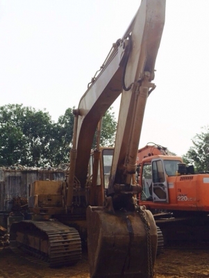 ขายด่วน komatsu pc 200-3