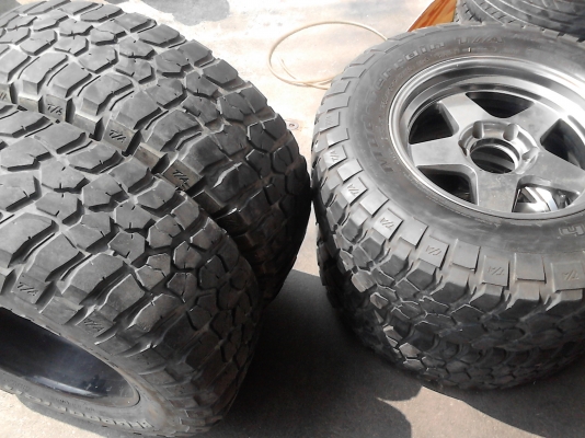 265/70R17 BfGoodrich Mud-Terrain T/A Km2 ชุด 4 ล้อ Tel.081-427-3941 265/70R17 BfGoodrich Mud-Terrain T/A Km2 ชุด 4 ล้อ Tel.081-427-3941