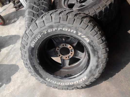 265/70R17 BfGoodrich Mud-Terrain T/A Km2 ชุด 4 ล้อ Tel.081-427-3941 265/70R17 BfGoodrich Mud-Terrain T/A Km2 ชุด 4 ล้อ Tel.081-427-3941