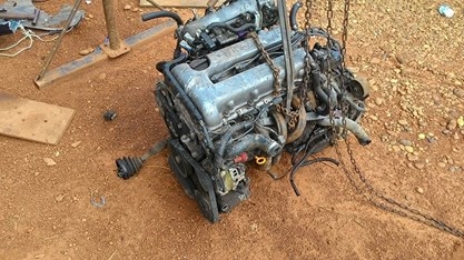 เครืองนิสสันsr20 ตัดจากรถอุบัติเหตุมา ราคาถูกแถมเล่มทะเบียนชุดโอนป้ายทะเบียน เลขตัวถังตัดให้ด้้วยราคานี้คุ้มมากครับ